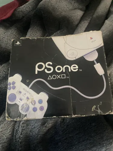 PS One SCPH-101 Americano com Caixa Original + DualShock + Memory Card + Final Fantasy IX