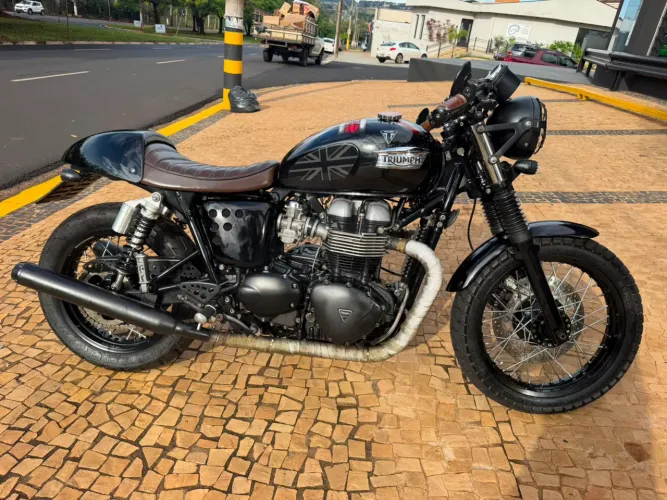 TRIUMPH TRUXTON 900 BONEVILLE