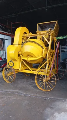 Betoneira auto-carregável