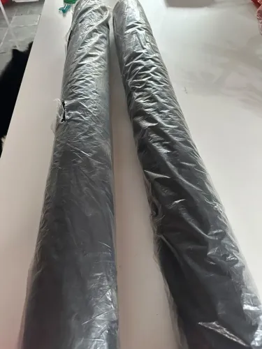 Vendo dois rolos de tecido crepe Buble pretos