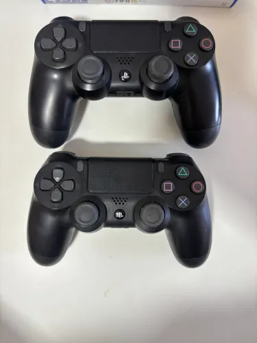 * PS4 Slim 500GB Muito Conservado + 2 Controles + 7 Jogos