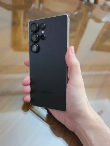 Samsung Galaxy S25 Ultra em ótimo estado