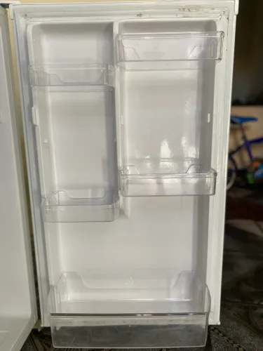 Vendo uma frigo bar 