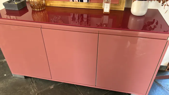 Vendo buffet aparador em laca e tampo de vidro