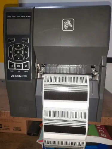 ZEBRA ZT230 etiquetas, códigos de barra