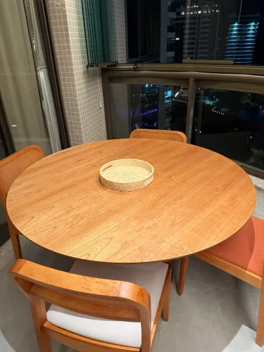 Conjunto de mesa e cadeira