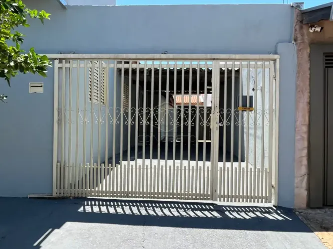 Casa Padrão em Lençóis Paulista