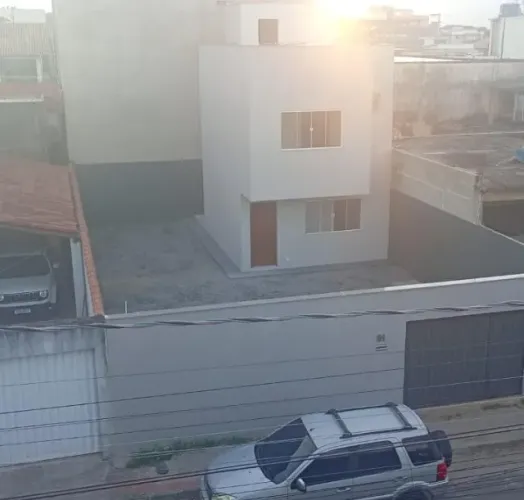 Casa duplex à venda em Santa Paula II