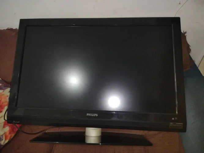 Vendi uma tv Filipa 43 polegadas precisa troca só 2 fuseis que queimou 