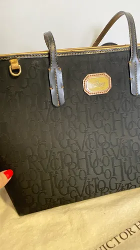 Bolsa Victor Hugo Preta Original