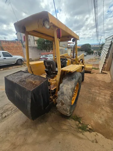 Carregadeira massey ferguson 86