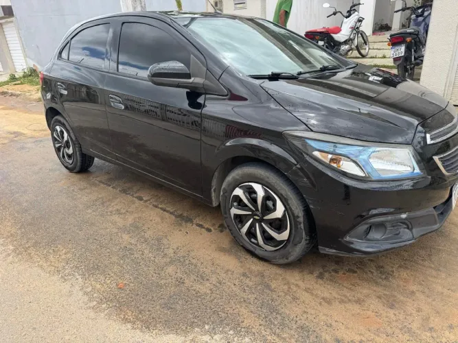 Chevrolet Onix Hatch LT 1.4 8V Flex Power Mec. 4P 2015