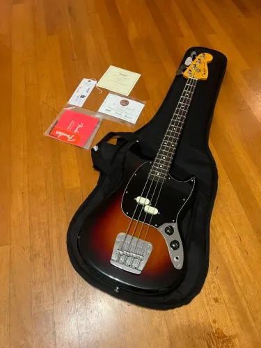 Baixo Fender Mustang - USA