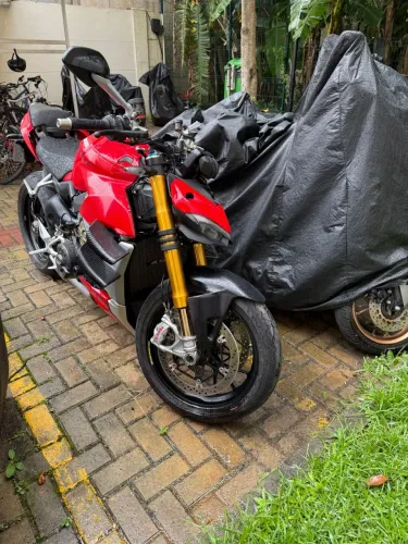 Ducati Streetfighter V4S
