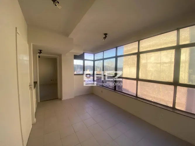 Sala Comercial com Localização Estratégica para Clínicas, Consultórios ou Escritórios no C
