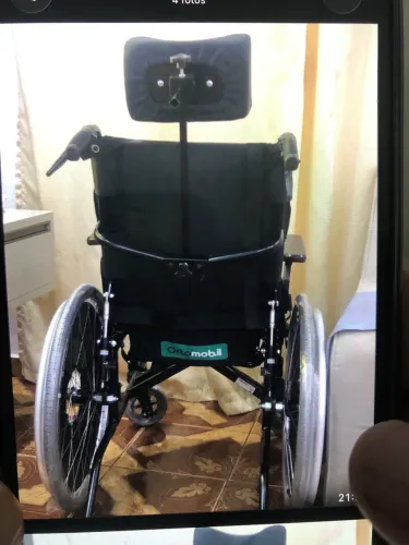 Cadeira de rodas seminova