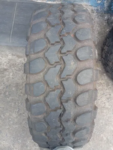 Vende se Pneus e Rodas