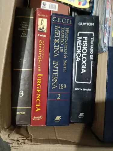 Lote de Livros de Medicina