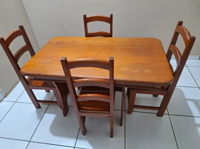 MESA DE MADEIRA