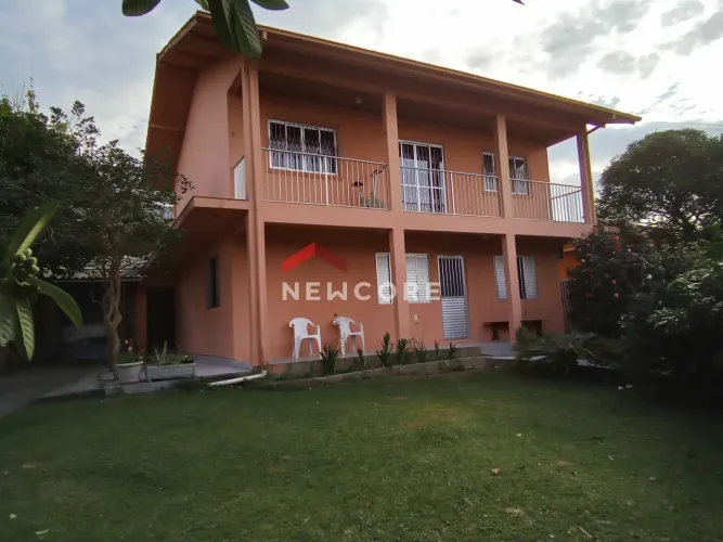 Casa em Rua Arcanjo Cândido da Silva - Praia de Fora - Palhoça/SC