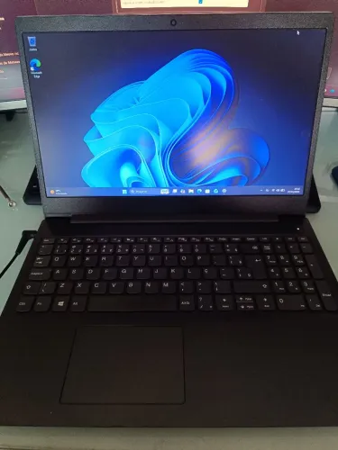 Notebook Lenovo I3 10a geração 8Gb RAM 256SSD