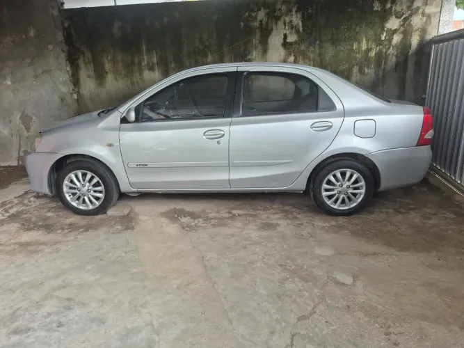 Toyota Etios XLS Sedan 1.5 Flex 16V 4P Mec. 2013