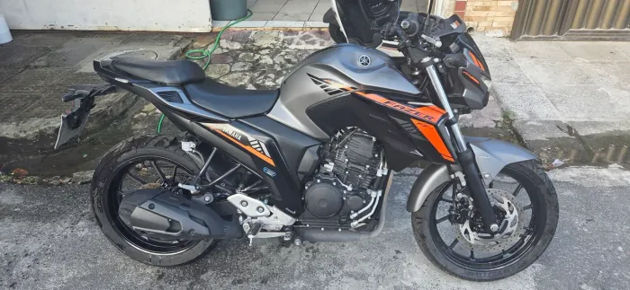 Fazer 2025. Conect 6.000 km - 21.000 $