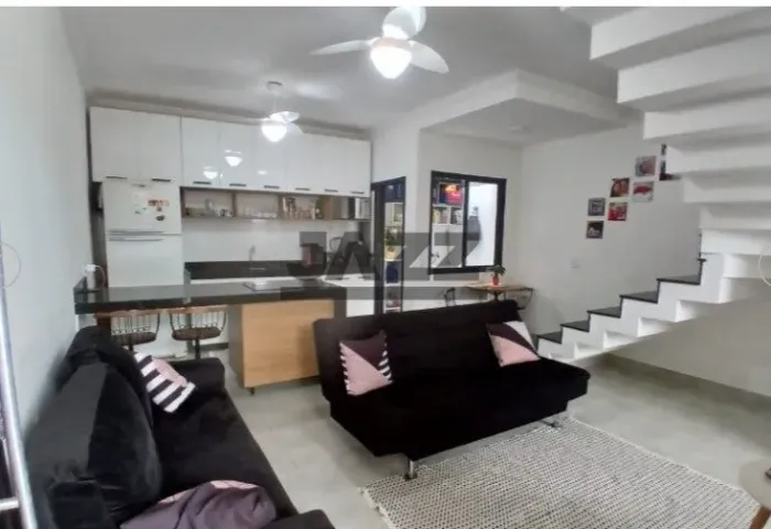 SOBRADO DIFERENCIADO NO MASSAGUAÇU - PRONTO PARA MORAR E COM ENERGIA SOLAR!