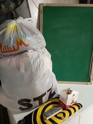Doação de roupas e brinquedos infantil.