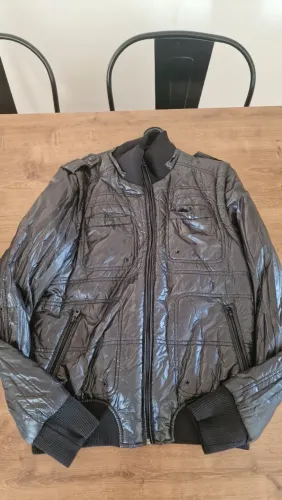 Jaqueta Preta Nylon Zara (M)
