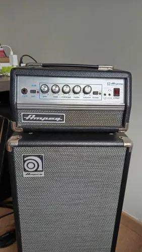 Caixa para contra-Baixo AMPEG