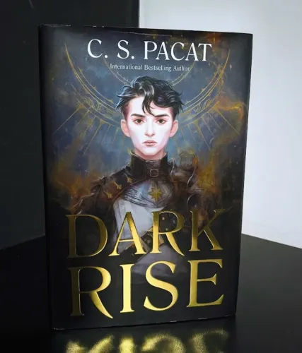 Dark Rise - C.S. Pacat [Capa Dura em INGLÊS]