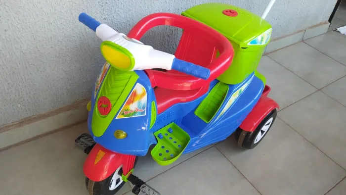 Triciclo infantil