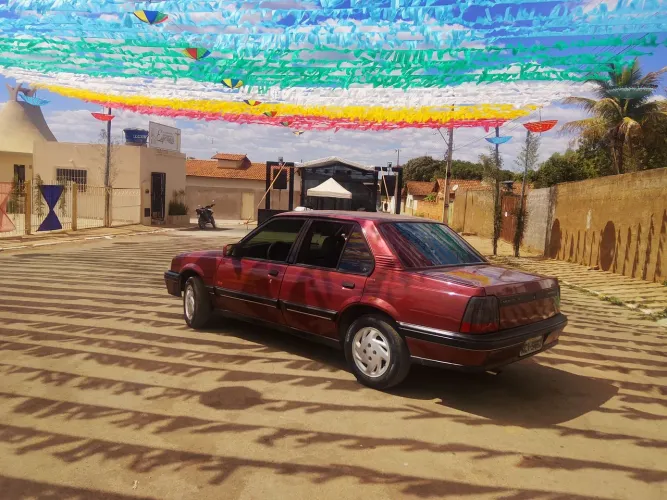 Chevrolet Monza GLS/ Hi-tech 2.0 EFI 2P E 4P 1996