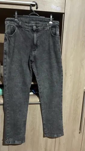 Calça Jeans Reta Vintage BHS preta estonada