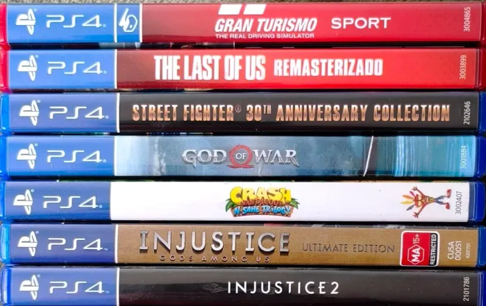 Lote com 7 jogos PS4 - mídia física.
