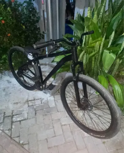 Bicicleta e celular pra jogo em bicicleta motorizada ou cinquentinha