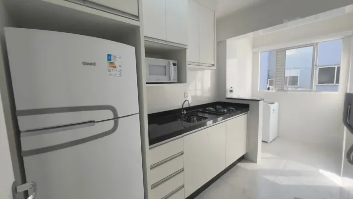 Aluguel anual // 02 dorm. // sacada // garagem