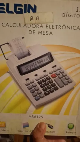 Calculadora eletrônica de mesa