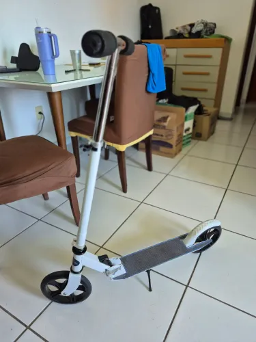 Patinete infantil até 120kg 1 ano de uso