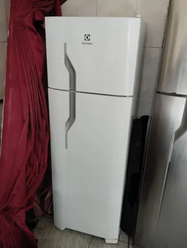 Geladeira Electrolux Duplex 260L DC35A Branca (220V) - Ótimo Custo-Benefício