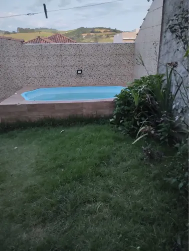 VENDO CASA EM POÇO FUNDO MG LOCALIZADA BAIRRO NOVO HORIZONTE