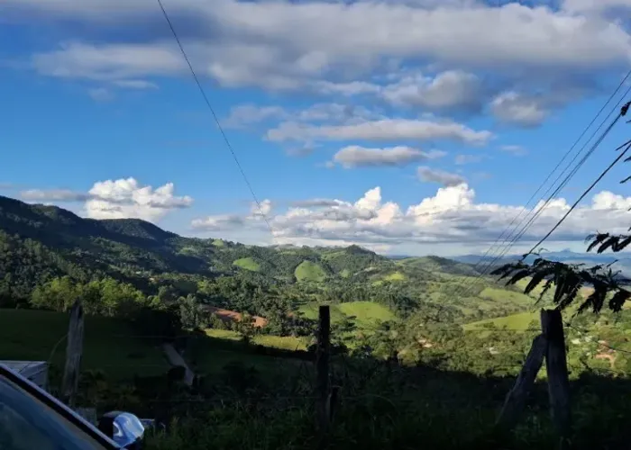 Terreno em Extrema MG - Bairro de Furnas com 989,97M²