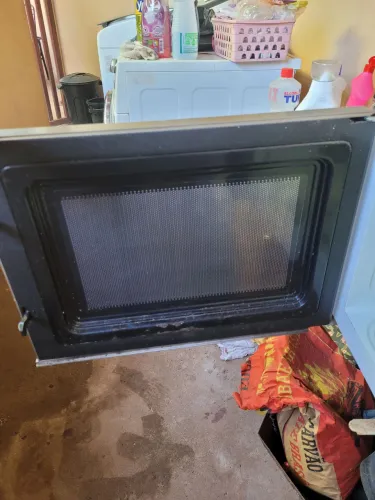 Vende-se micro-ondas com defeito