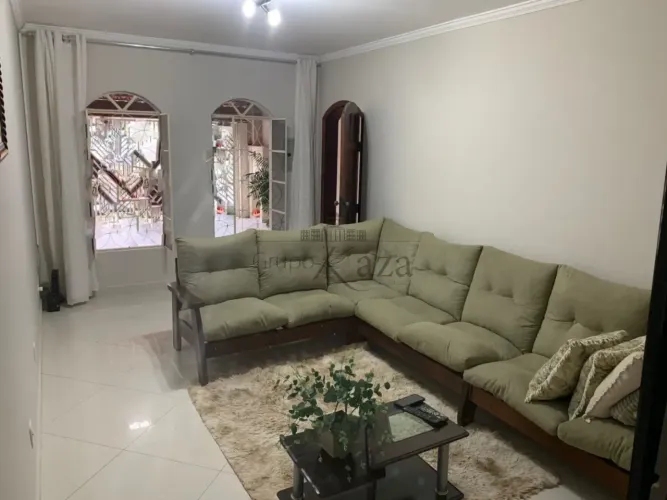 Casa Sobrado - Jardim Portugal - 4 Dormitórios - 176m².