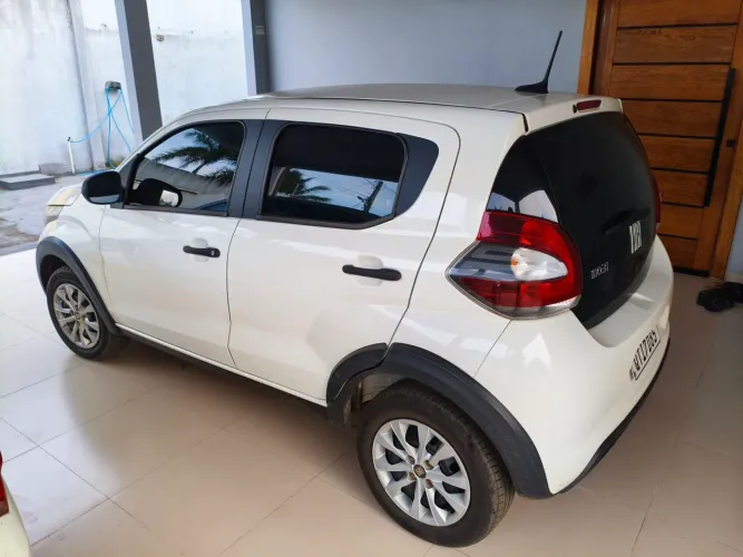 Fiat Mobi Like 1.0 Fire Flex 5P. 2021