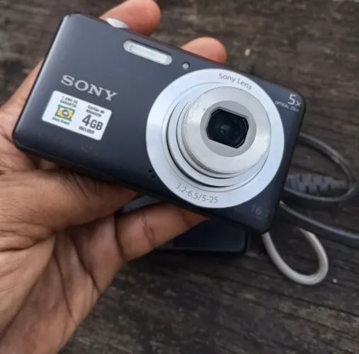 Cyber short dsc-w710