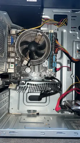 Vendo computador de escritório com placa de vídeo dedicada