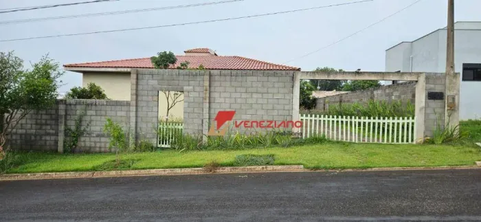 Casa com 4 dormitórios à venda, 232 m² por R$ 898.000 - RESID. MORADA DOS PÁSSAROS - Anel 