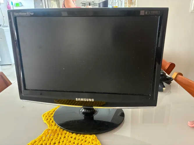 Monitor Samsung SyncMaster 15.6" + Adaptador HDMI + Cabos